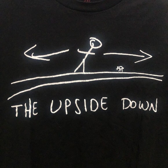 Stranger Things Adult 2XL "THE UPSIDE DOWN" Drawing T-Shirt, Black - Picture 2 of 4